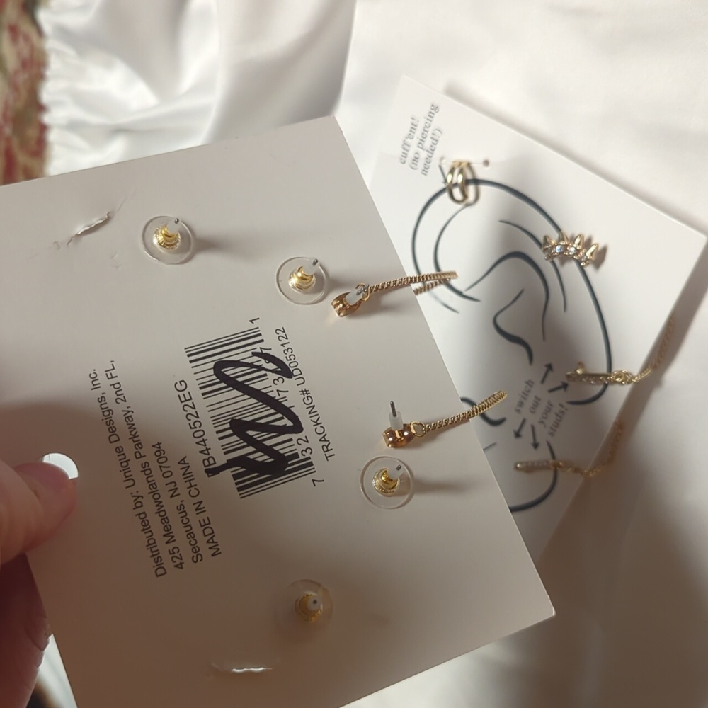 New Gold Ear Cuff Set - Picture 2 of 2